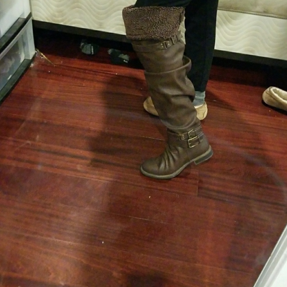 Boots - Picture 2 of 4